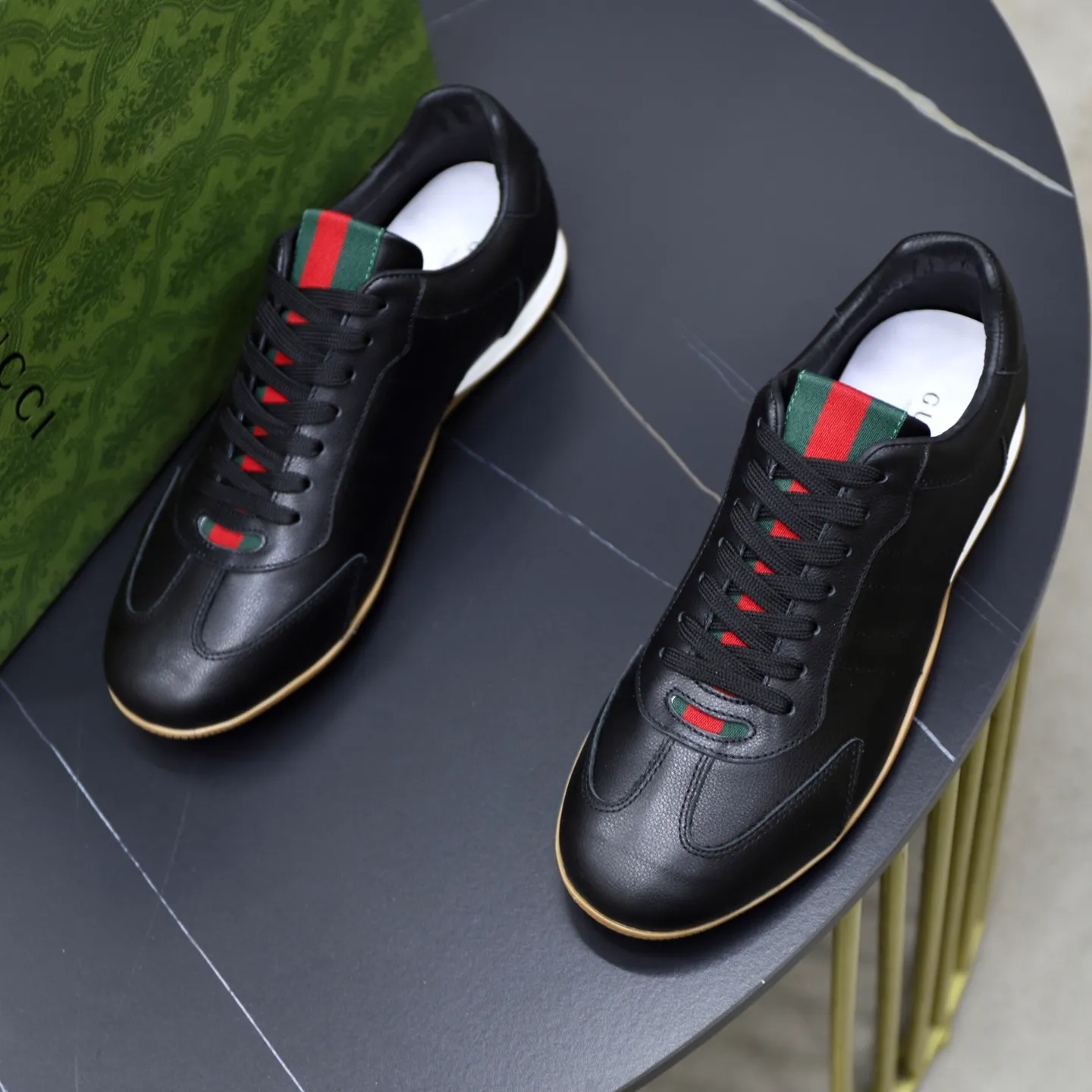 Ex-factory price: 462💰🙅‍♂️🙅‍♂️🙅‍♂️ Brand: Gucci GUCCi Standard code: 38-44 (45 customized) Grade: Same as the official website Material: Original cowhide surface Comfortable and breathable pigskin lining Lightweight and wear-resistant sports outsole Style category: Men's fashionable casual shoes Running sneakers Distinguished luxury brand elements Top luxury Color: actual picture color